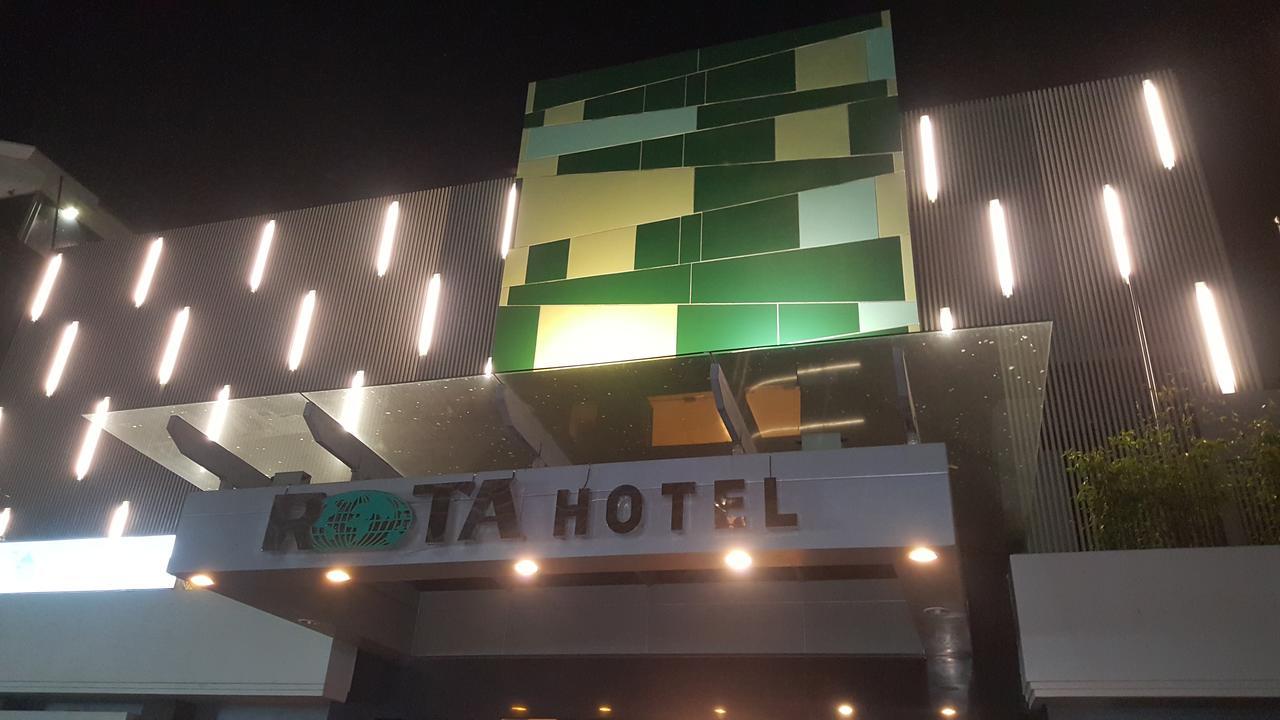 Rota International Hotel Jacarta Quarto foto